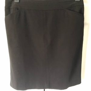 Worthington Petite black lined pencil skirt.